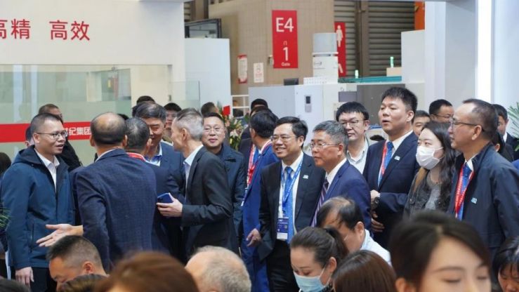 创世纪集团CCMT2024签署多项战略合作协议,共谋机床产业新篇章 创世纪集团CCMT2024签署多项战略合作协议,共谋机床产业新篇章