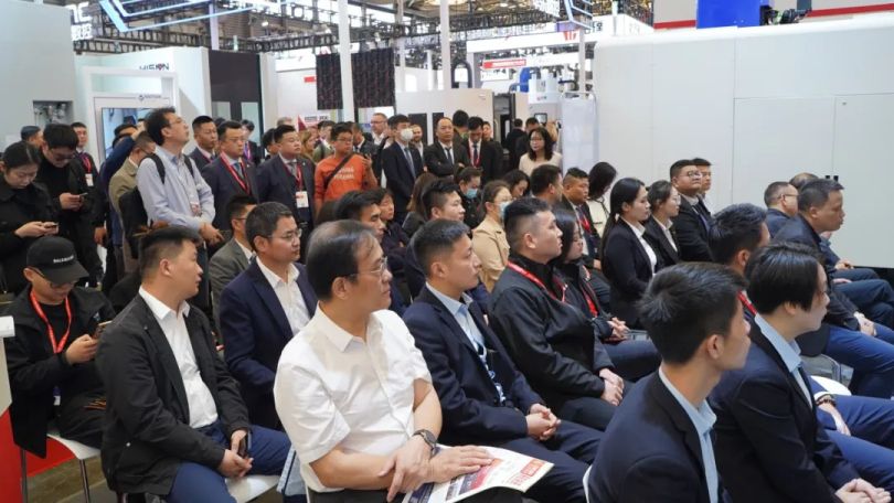 创世纪集团CCMT2024新品发布会盛大揭幕,高端五轴机床引领行业创新潮流 创世纪集团CCMT2024新品发布会盛大揭幕,高端五轴机床引领行业创新潮流